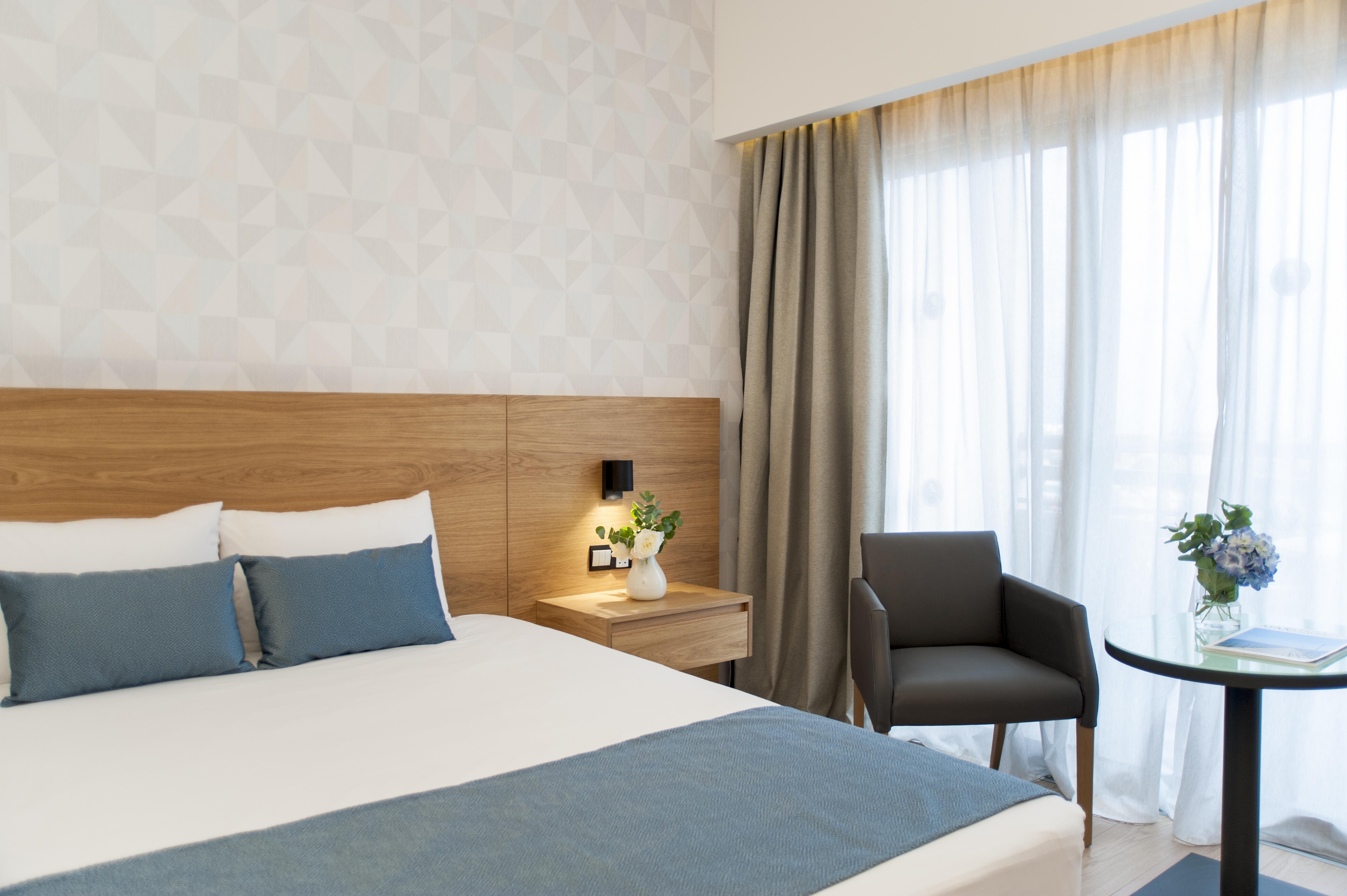 อาแย็กซ์ โฮเต็ล Hotel ลิมาซอล ภายนอก รูปภาพ