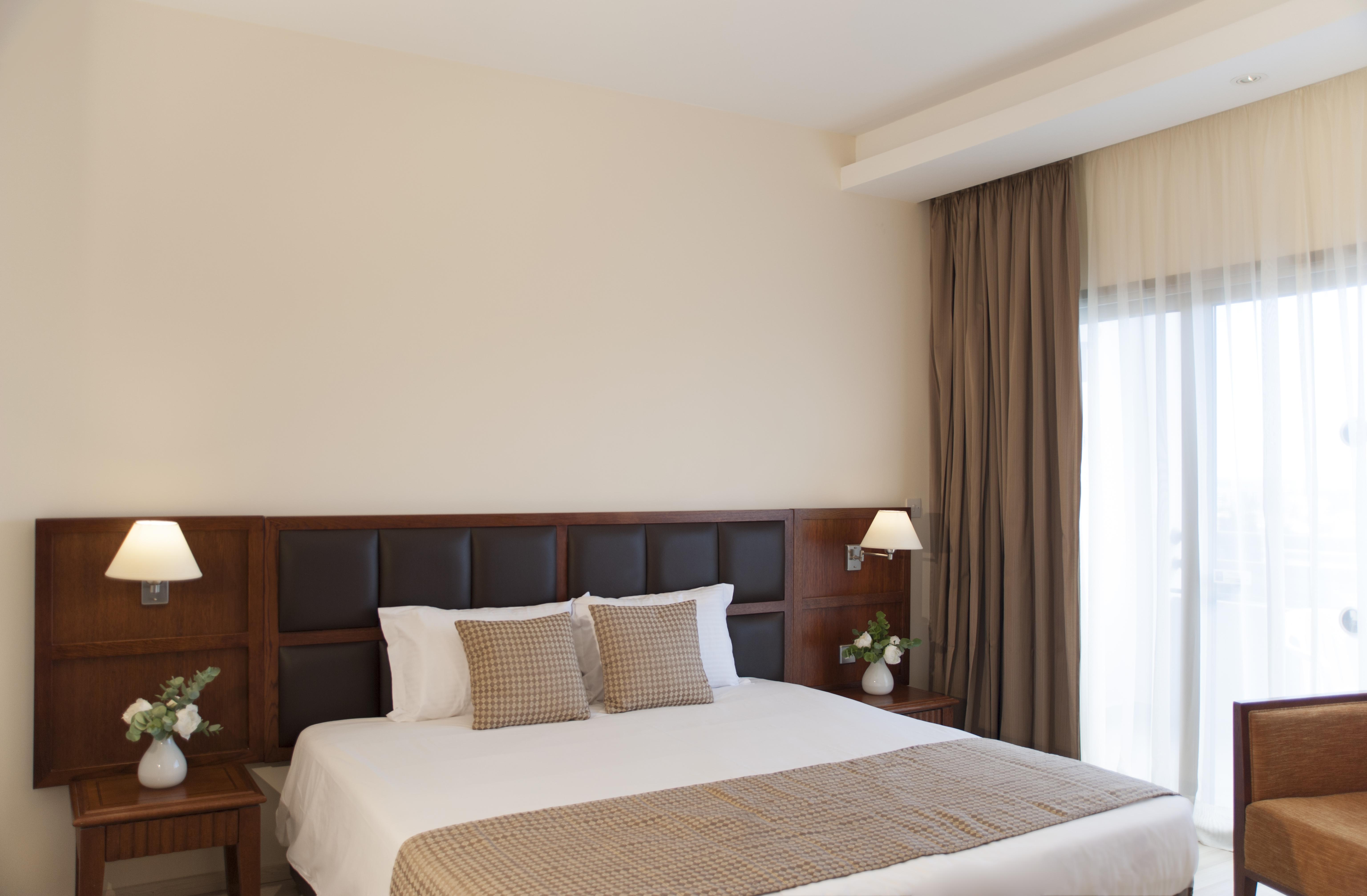 อาแย็กซ์ โฮเต็ล Hotel ลิมาซอล ภายนอก รูปภาพ