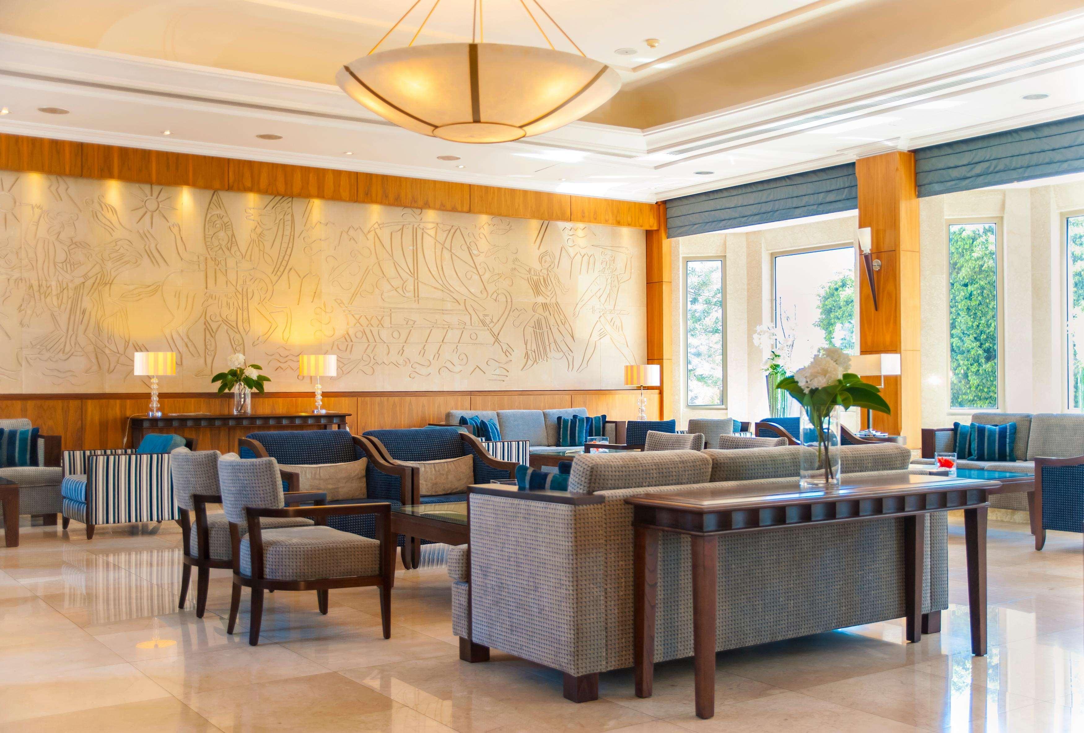 อาแย็กซ์ โฮเต็ล Hotel ลิมาซอล ภายนอก รูปภาพ