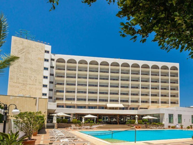 อาแย็กซ์ โฮเต็ล Hotel ลิมาซอล ภายนอก รูปภาพ