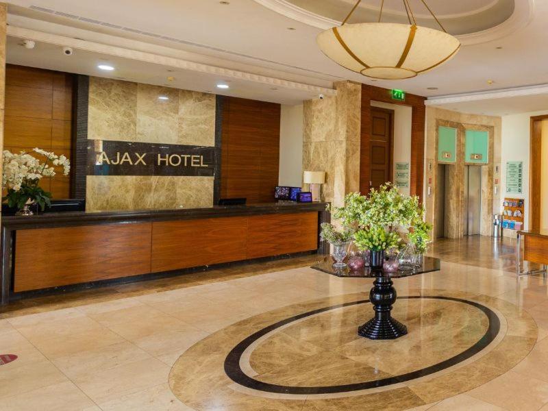 อาแย็กซ์ โฮเต็ล Hotel ลิมาซอล ภายนอก รูปภาพ